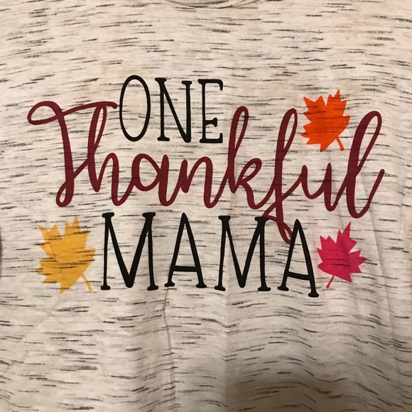 Beautiful One thankful Mama t-shirts in size large - Picture 2 of 5